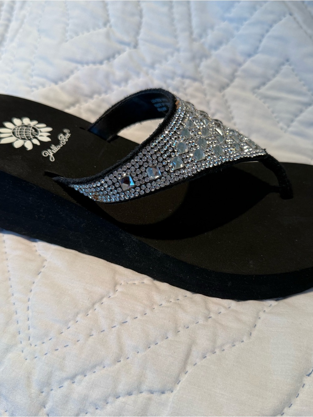 Yellow Box Black Rhinestone Wedge Thong Sandals size 7 - Picture 3 of 8